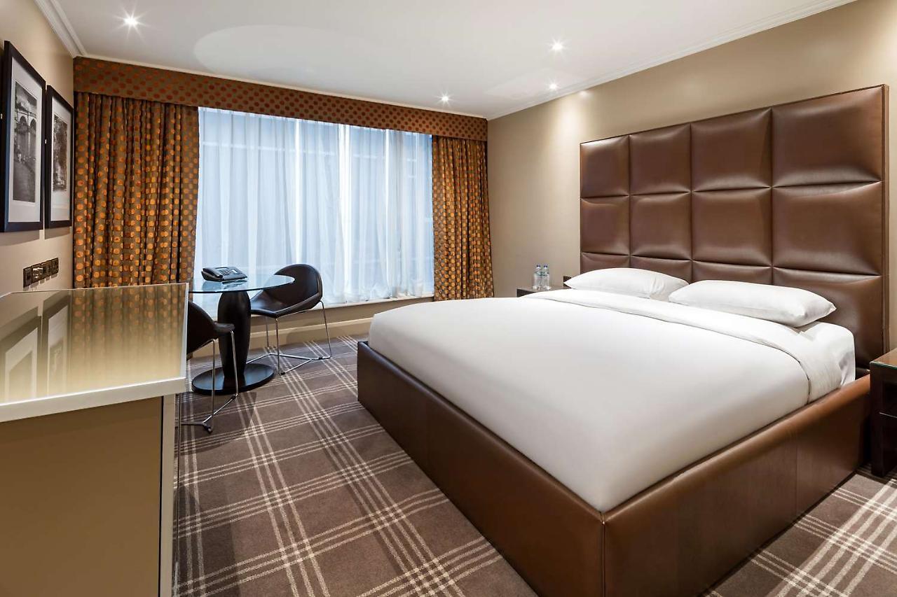 Hotel Radisson Blu Hotel, London Heathrow 4*