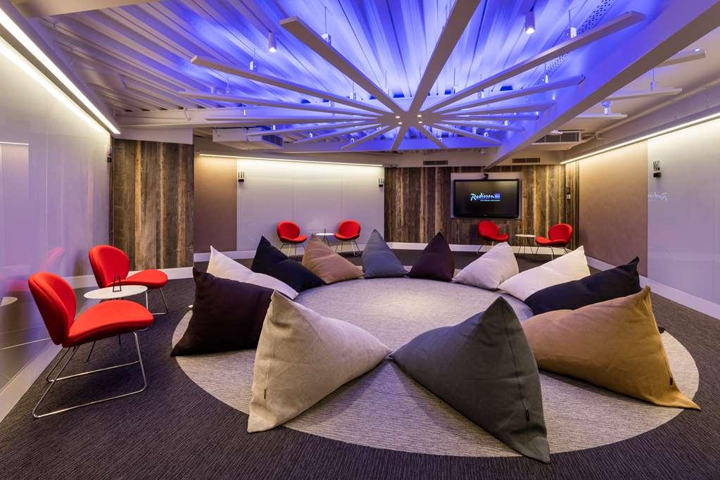 Radisson Blu Hotel, London Heathrow