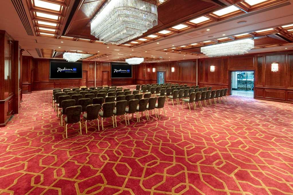 Hotel Radisson Blu Hotel, London Heathrow 4*