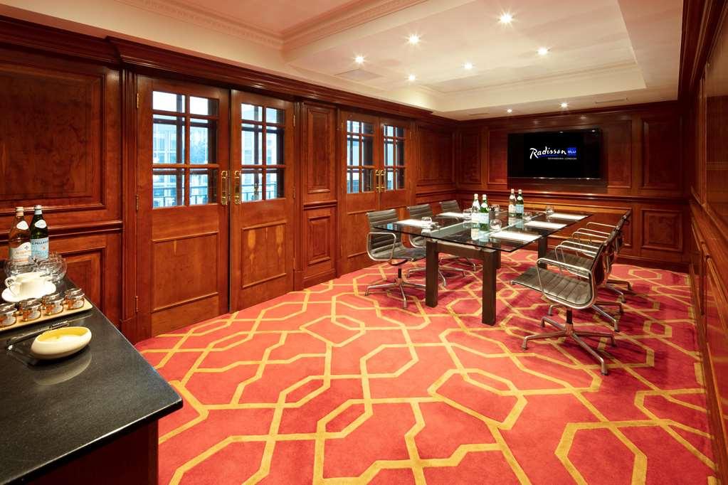 Radisson Blu Hotel, London Heathrow