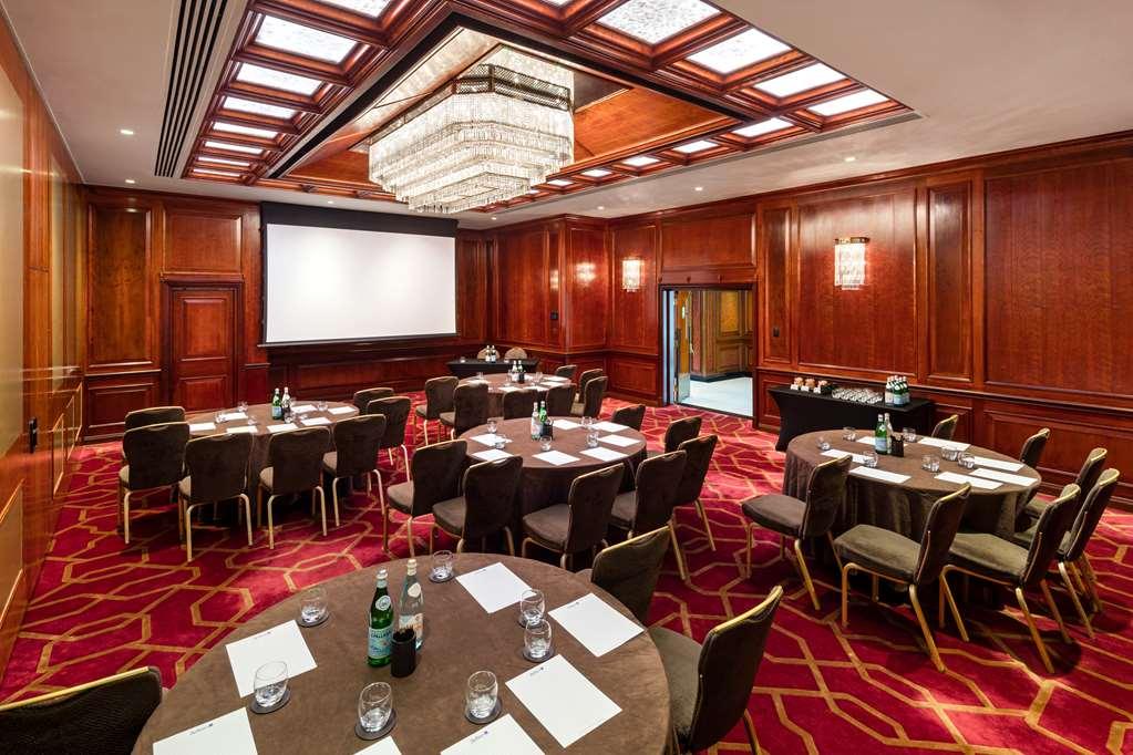 Radisson Blu Hotel, London Heathrow 4*